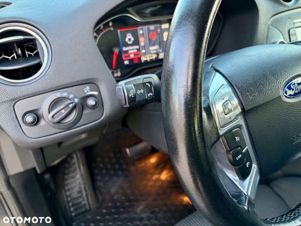 Ford Mondeo 2.0 EcoBoost Titanium - 21