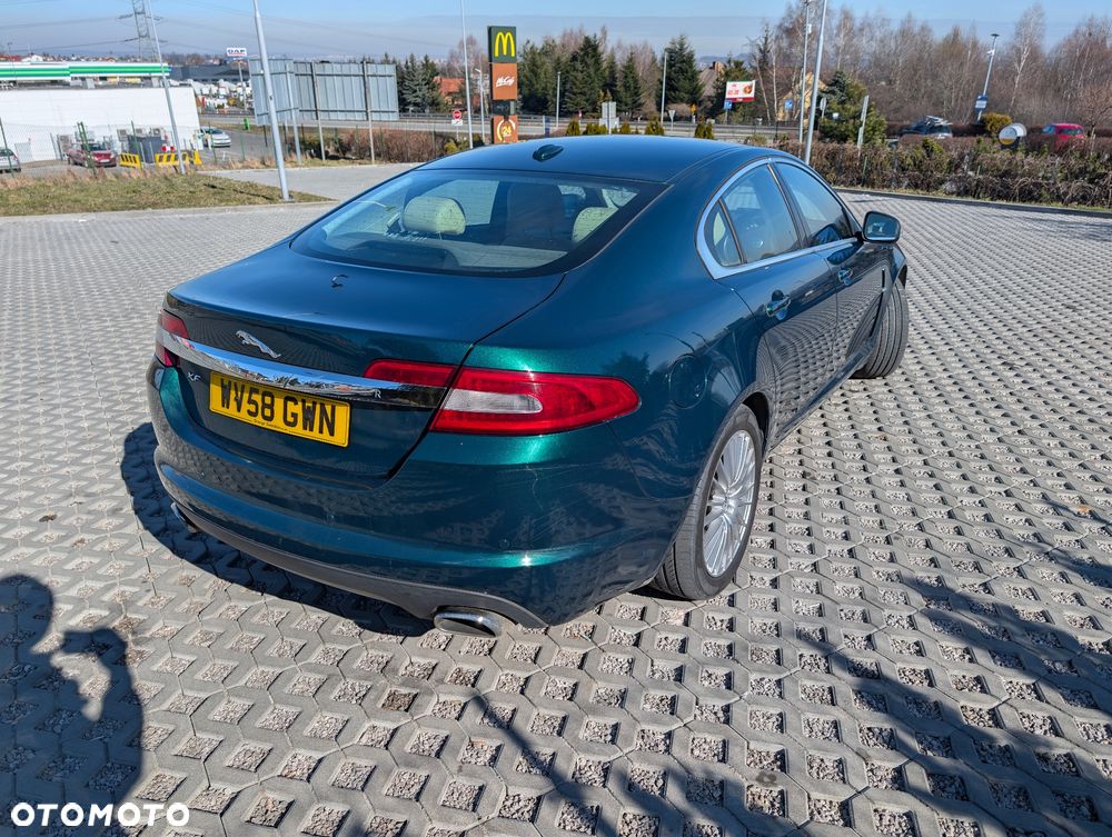 Jaguar XF 2.7 V6 D Luxury - 5