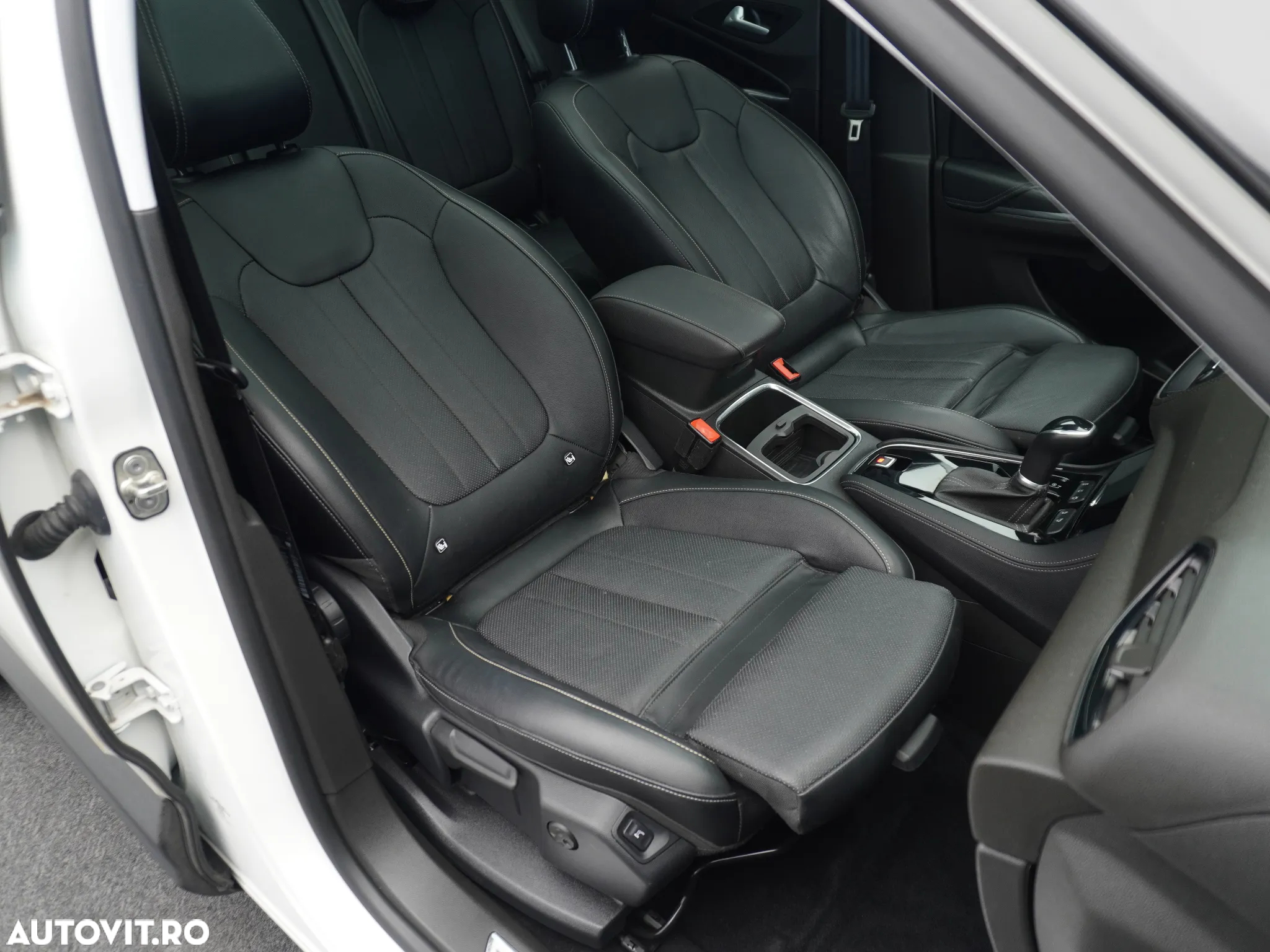 Opel Grandland X 2.0 START/STOP Aut. Ultimate - 8