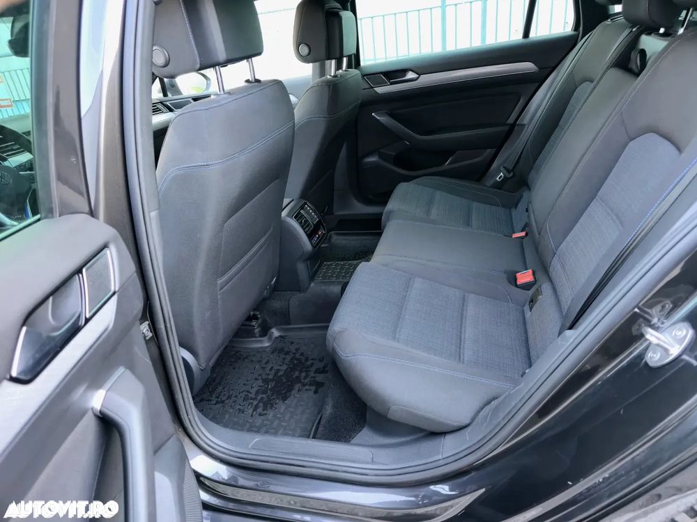 Volkswagen Passat - 20