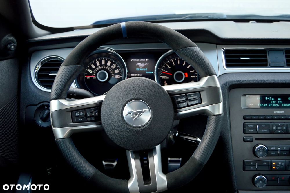 Ford Mustang - 22