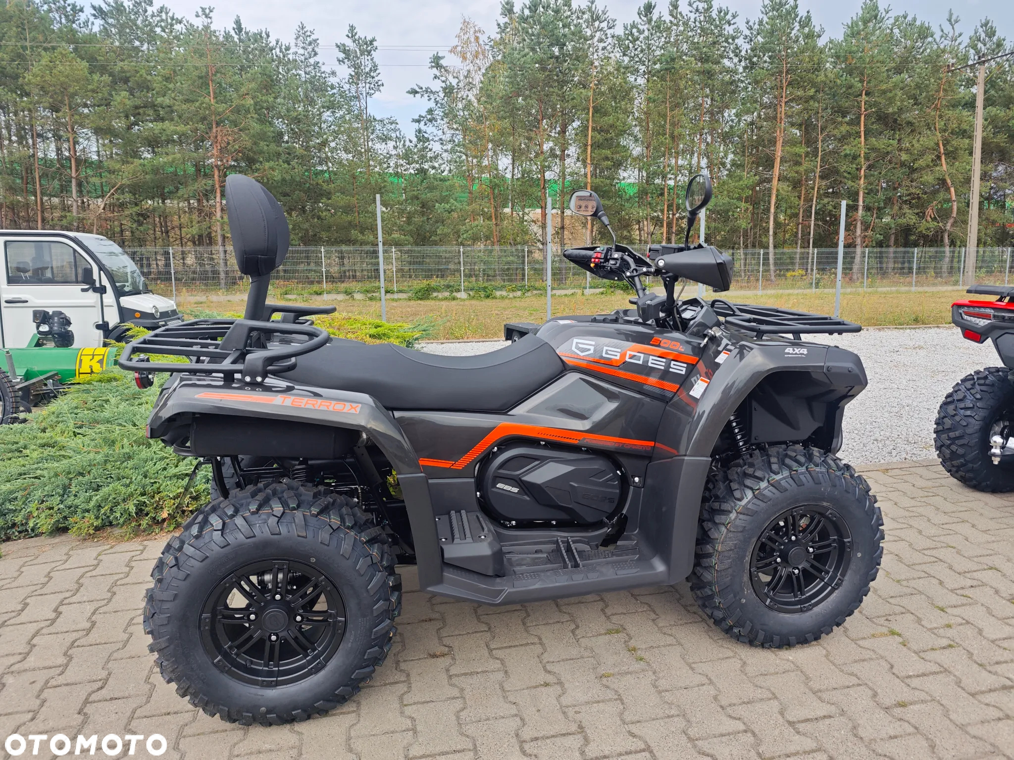 CFMoto CForce - 12