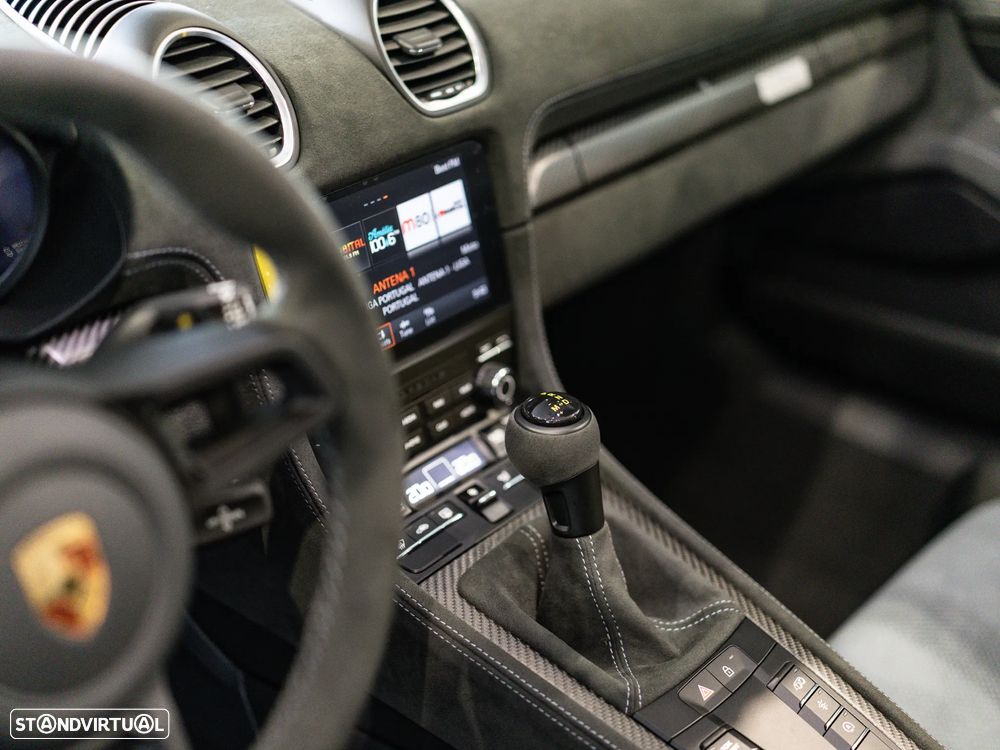 Porsche 718 Spyder - 39