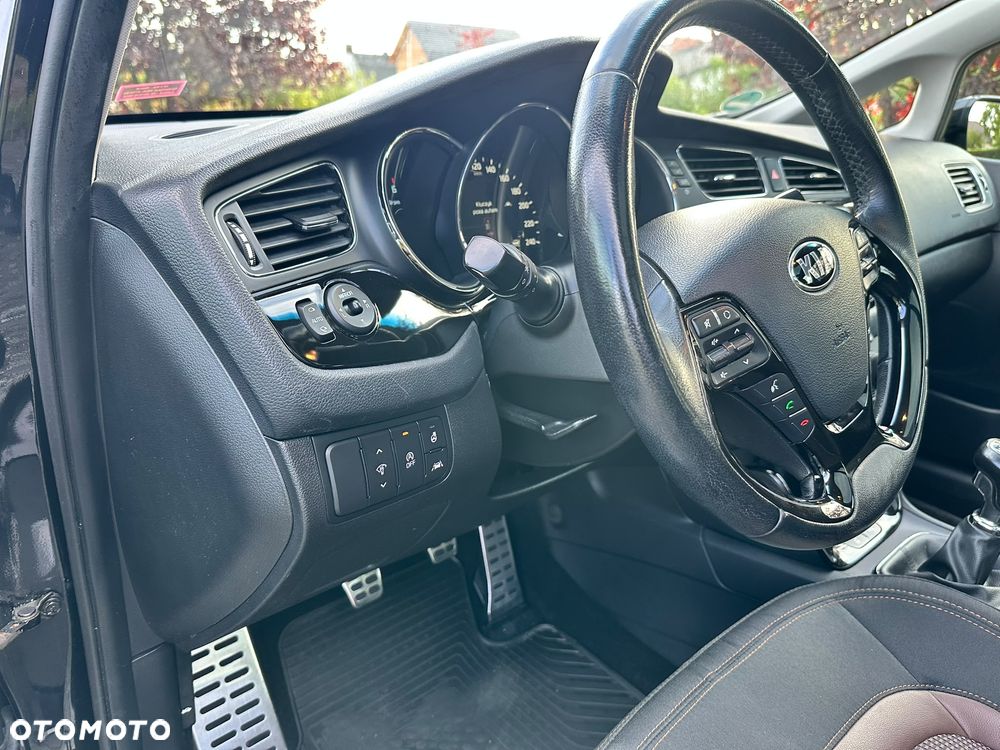 Kia Ceed - 9