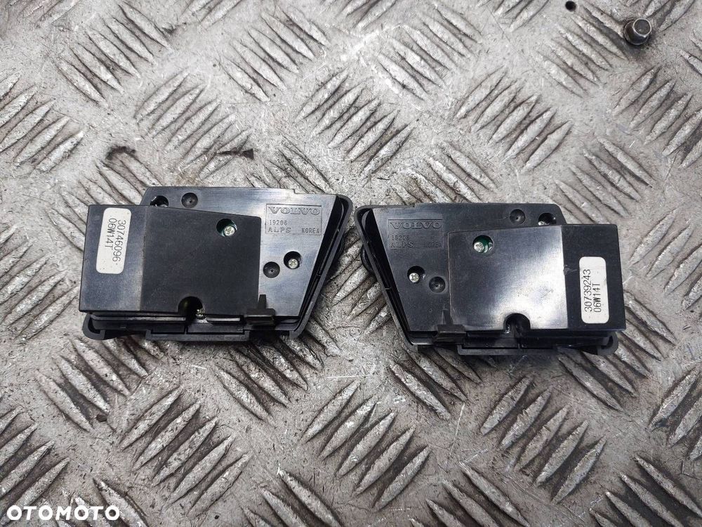 PANEL STEROWANIA RADIA W SŁUPEK C L+P VOLVO XC90 I 30746096 30739243 - 2