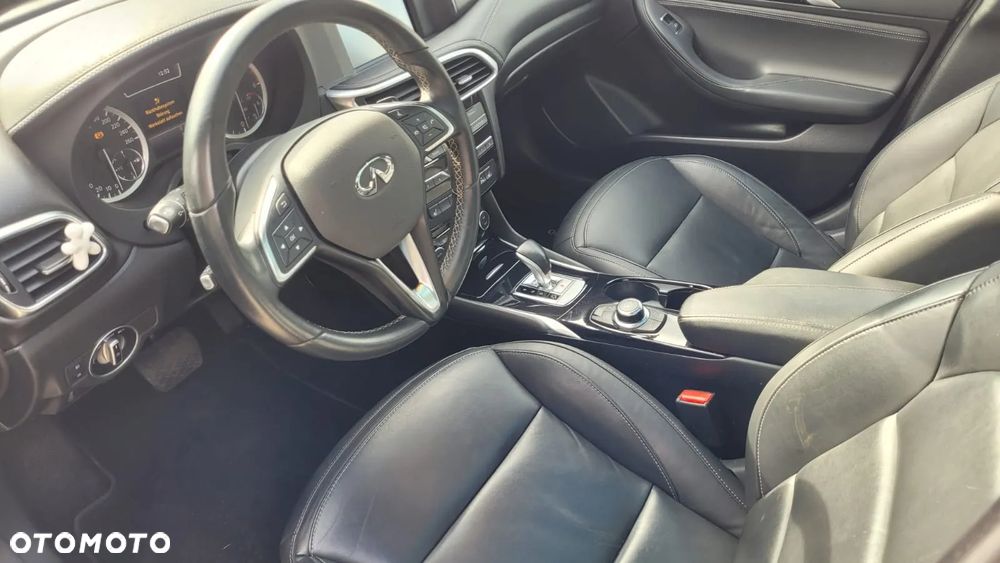 Infiniti Q30 2.2d DCT AWD Premium - 14