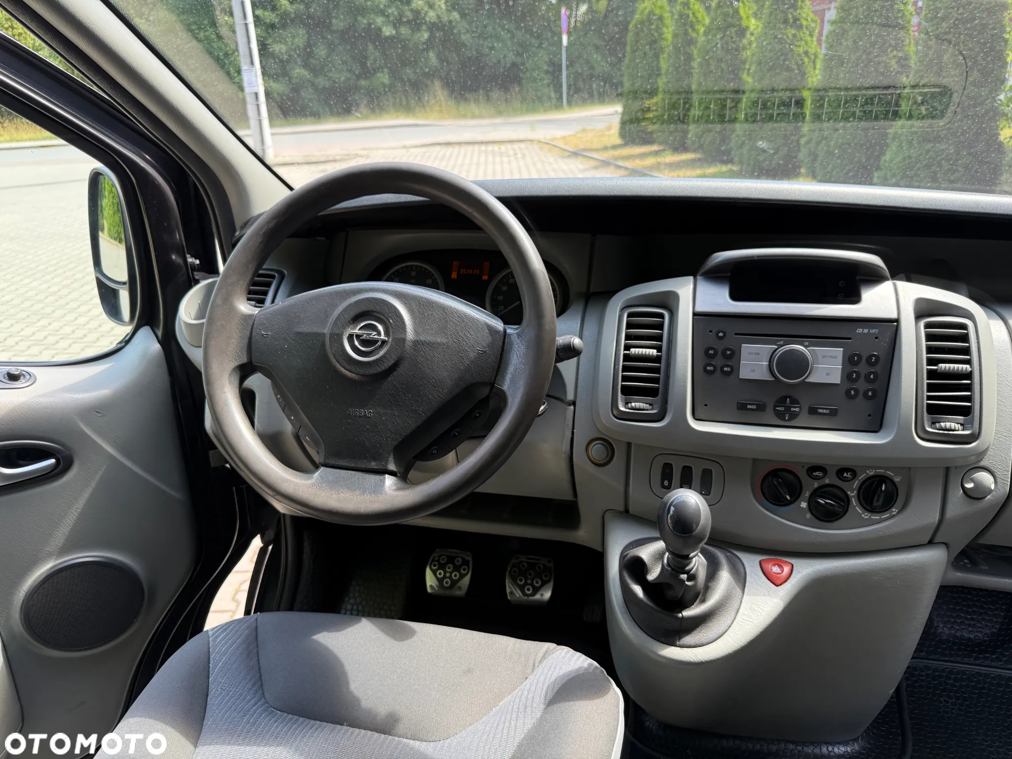 Opel Vivaro L1H1 2.7t - 8