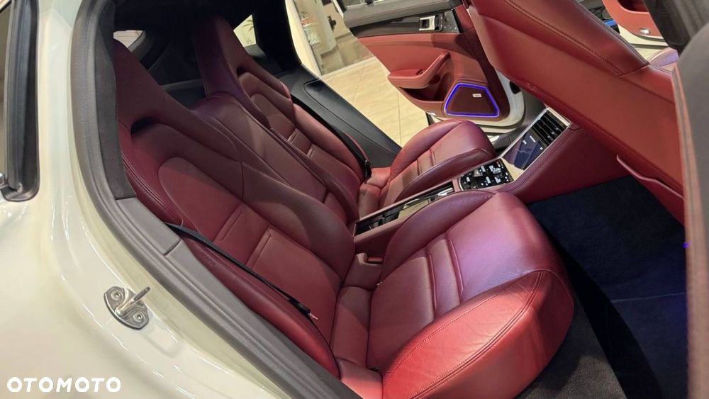 Porsche Panamera 4 Platinum Edition - 30