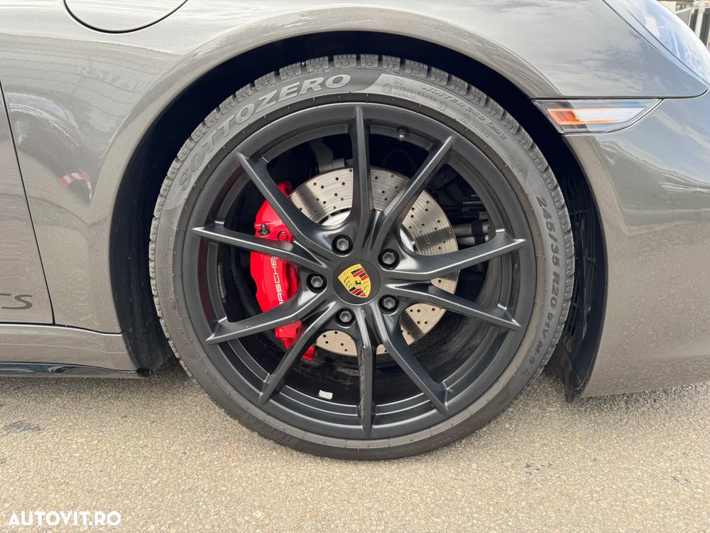 Porsche 911 Carrera 4 GTS PDK - 31