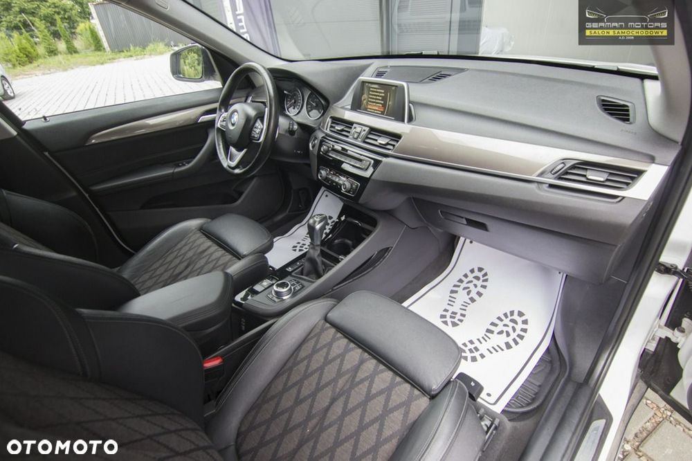 BMW X1 xDrive18d xLine - 34