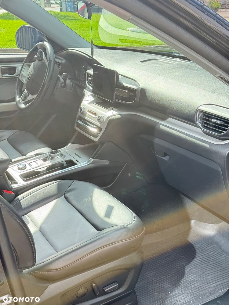 Ford Explorer - 13