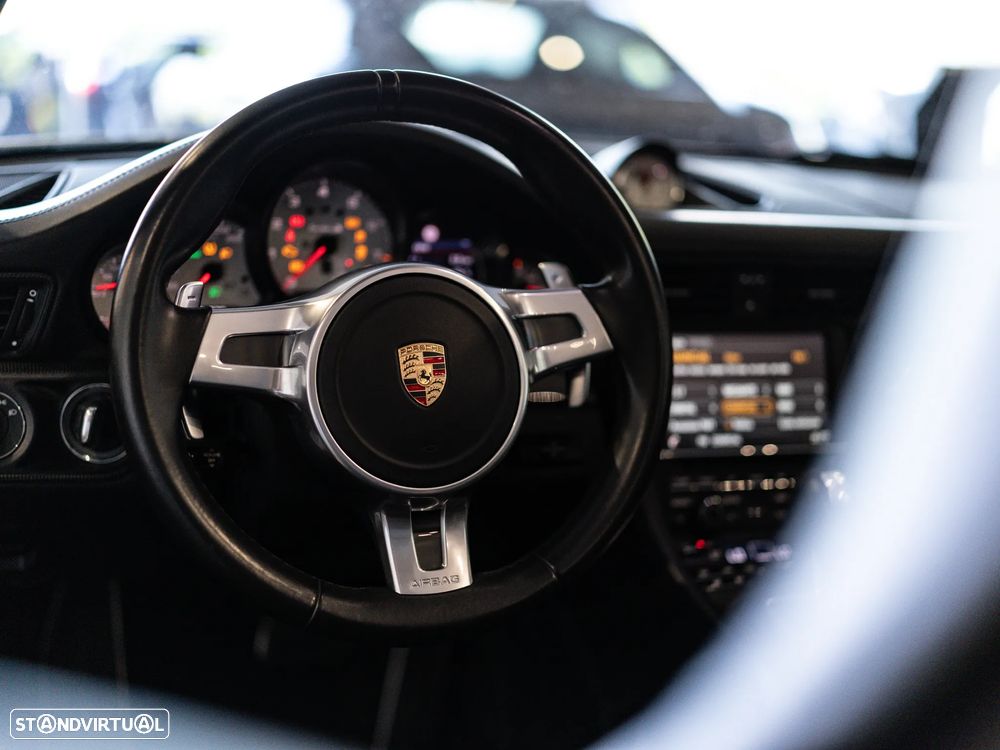 Porsche 911 (991) Turbo S Cabriolet - 51