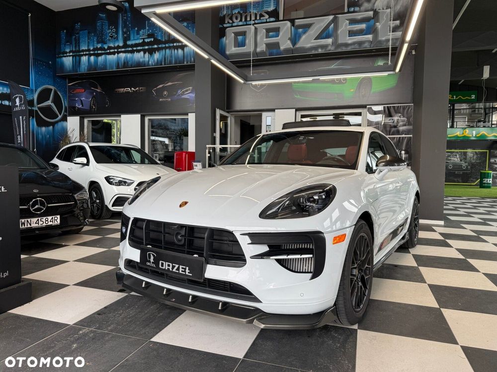 Porsche Macan - 1
