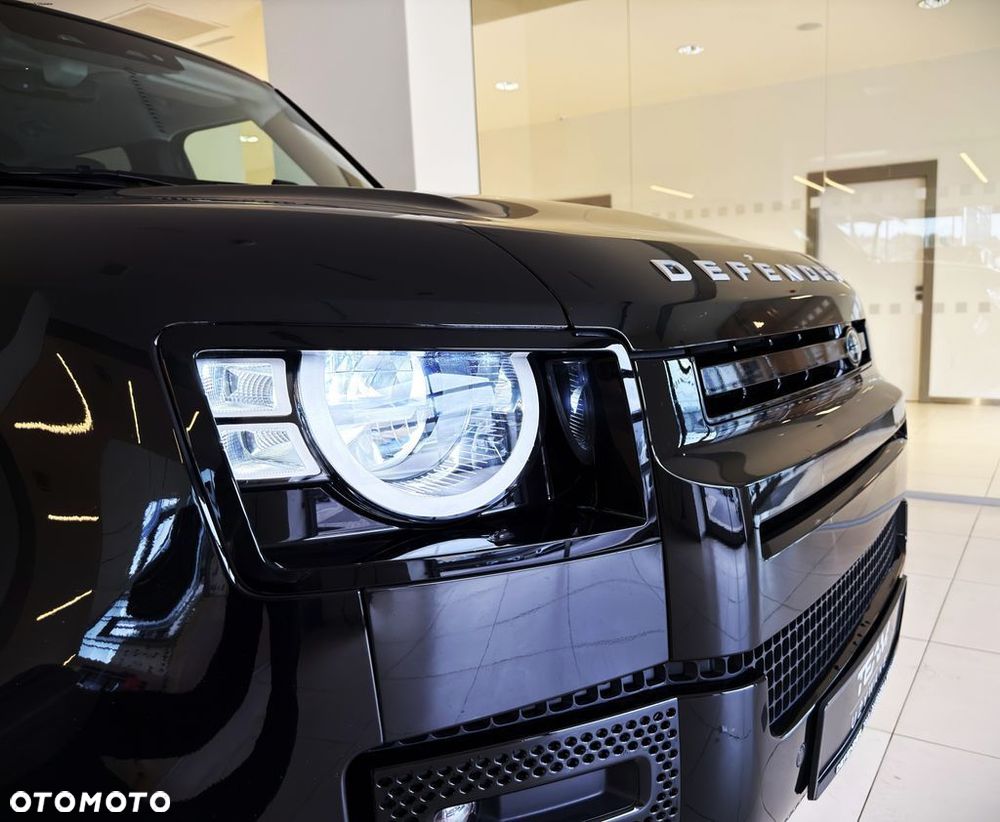 Land Rover Defender - 10