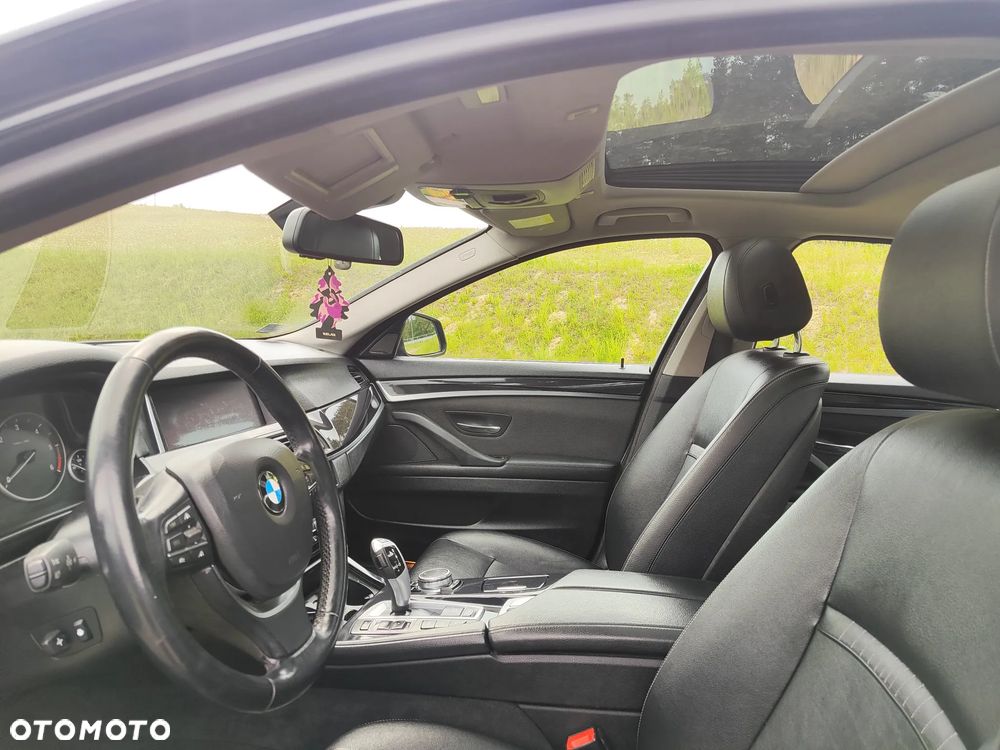 BMW Seria 5 530d xDrive Modern Line - 9