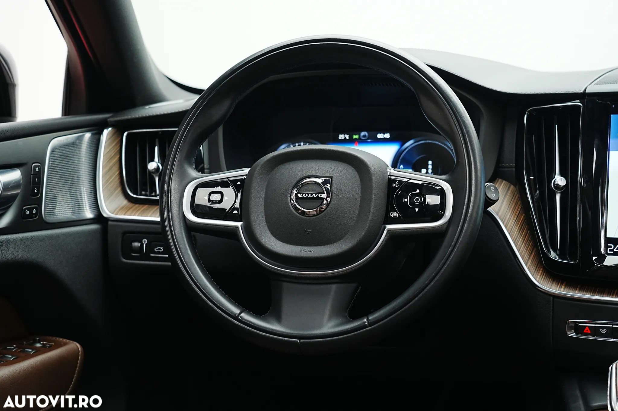 Volvo XC 60 Recharge T6 Twin Engine eAWD Inscription Expression - 33