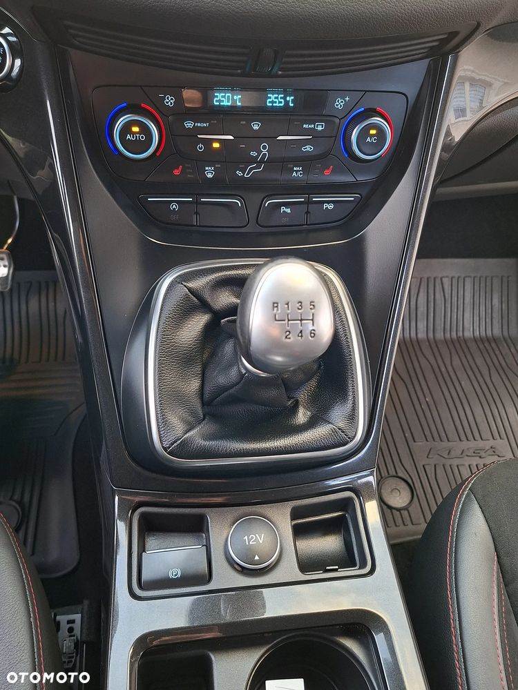 Ford Kuga 1.5 EcoBoost 2x4 ST-Line - 17