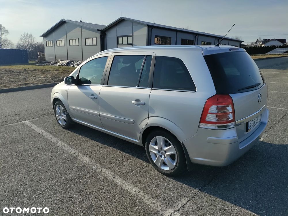 Opel Zafira 1.6 - 10