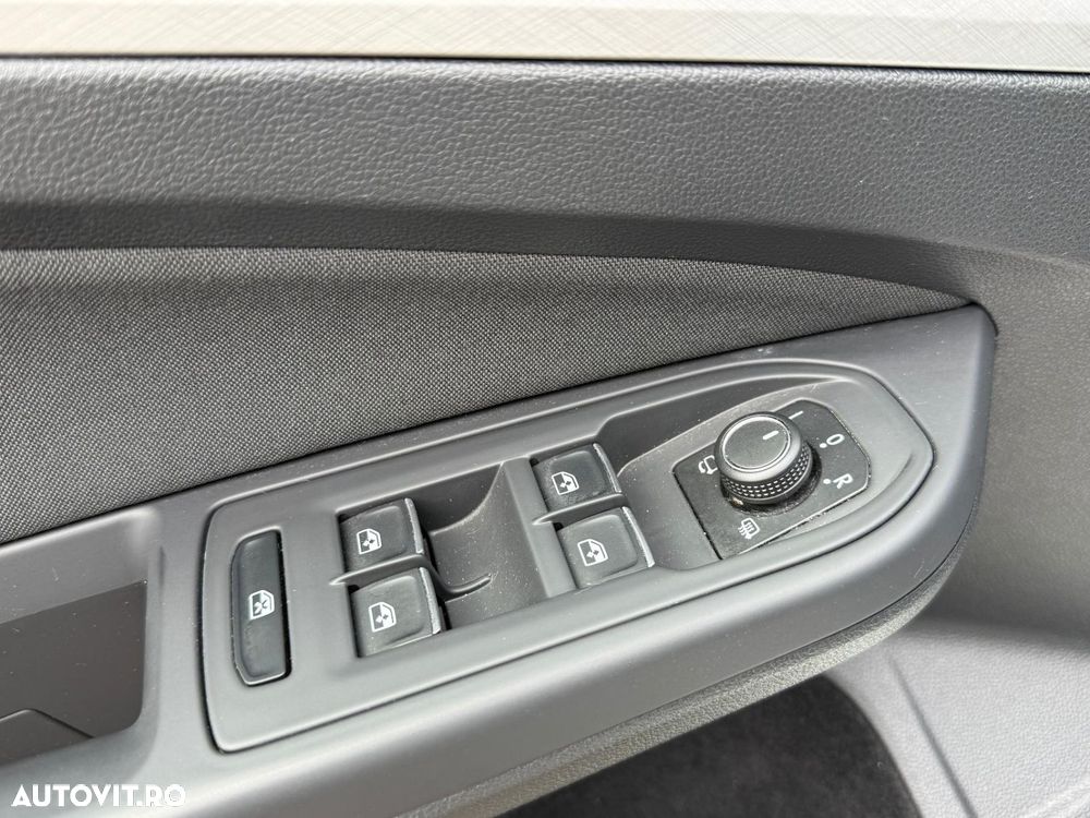 Volkswagen Golf 1.5 eTSI ACT DSG MHEV Style - 28