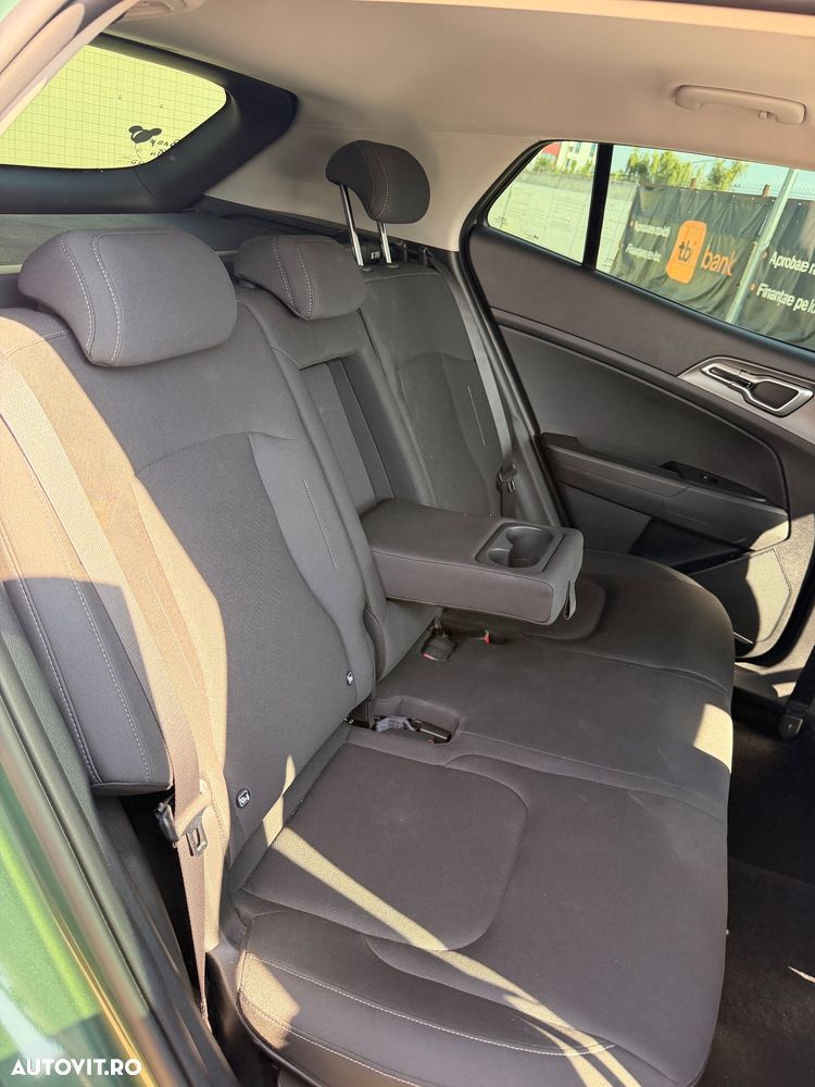 Kia Sportage 1.6 T-GDI MHEV 7DCT HP 4x2 Urban - 10