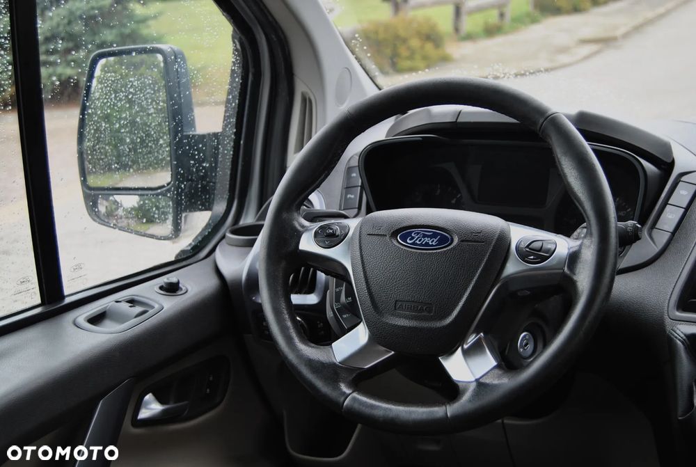 Ford Tourneo Custom - 10