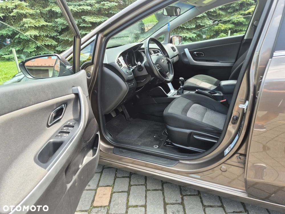 Kia Ceed 1.4 CVVT Dream-Team Edition - 17