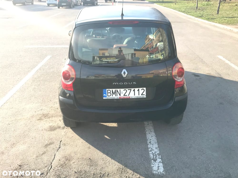 Renault Modus 1.4 Confort Privilege - 9