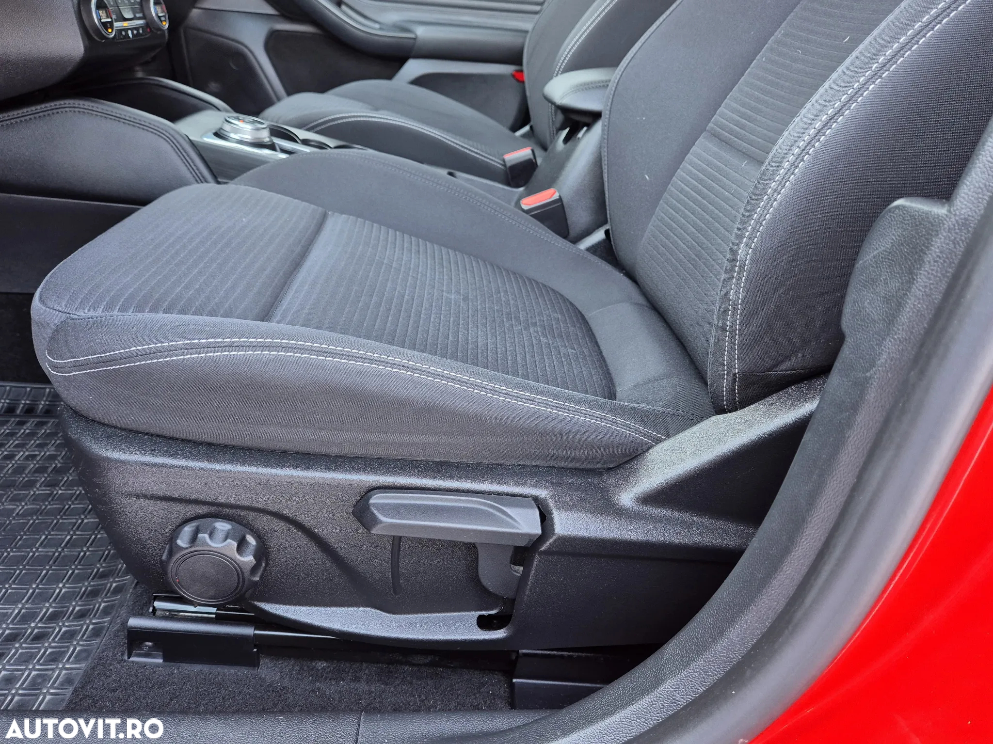 Ford Focus 2.0 EcoBlue Titanium Business - 32