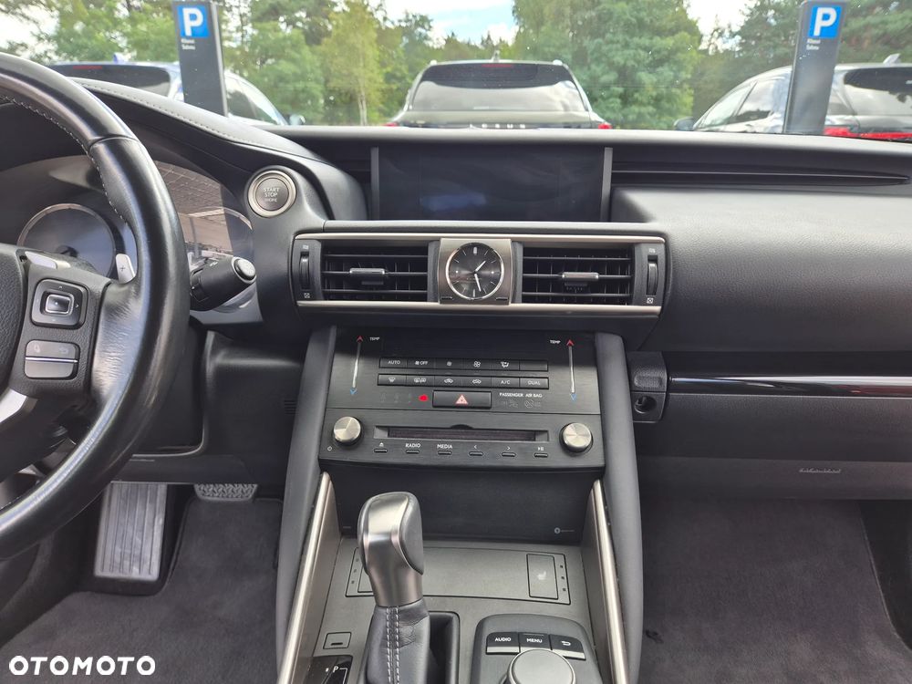 Lexus IS 200t / 300 Elegance - 21