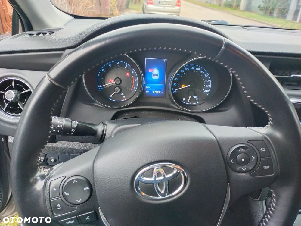 Toyota Auris 1.6 Comfort - 8