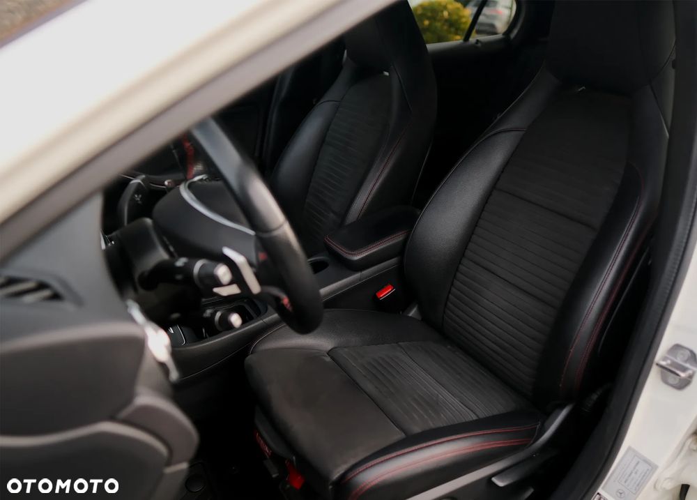 Mercedes-Benz GLA 220 4-Matic AMG Line - 6