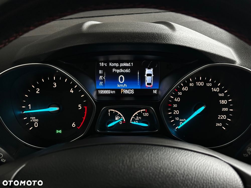 Ford Kuga 2.0 TDCi 4x4 ST-Line - 22