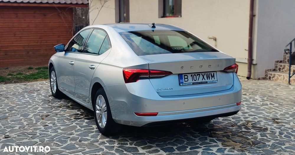 Skoda Octavia 2.0 TDI DSG Ambition - 3