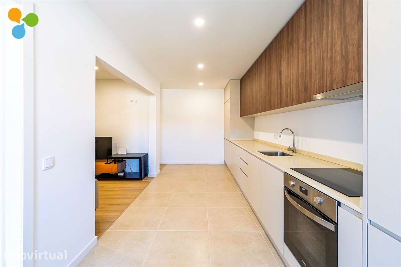 Apartamento T3 c/ Box e varanda, junto às faculdades - Grande imagem: 3/29