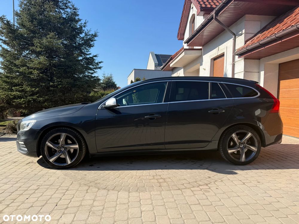Volvo V60 D2 R-Design Summum - 19