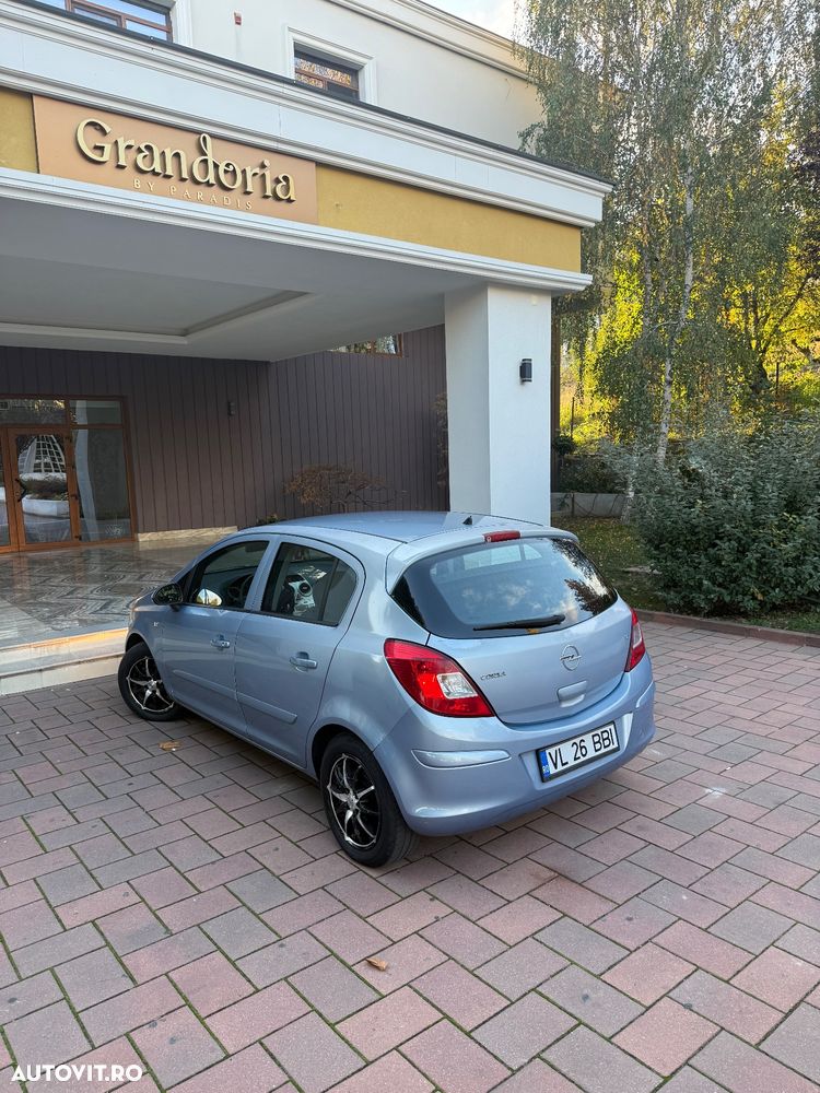 Opel Corsa 1.2i Cosmo - 4