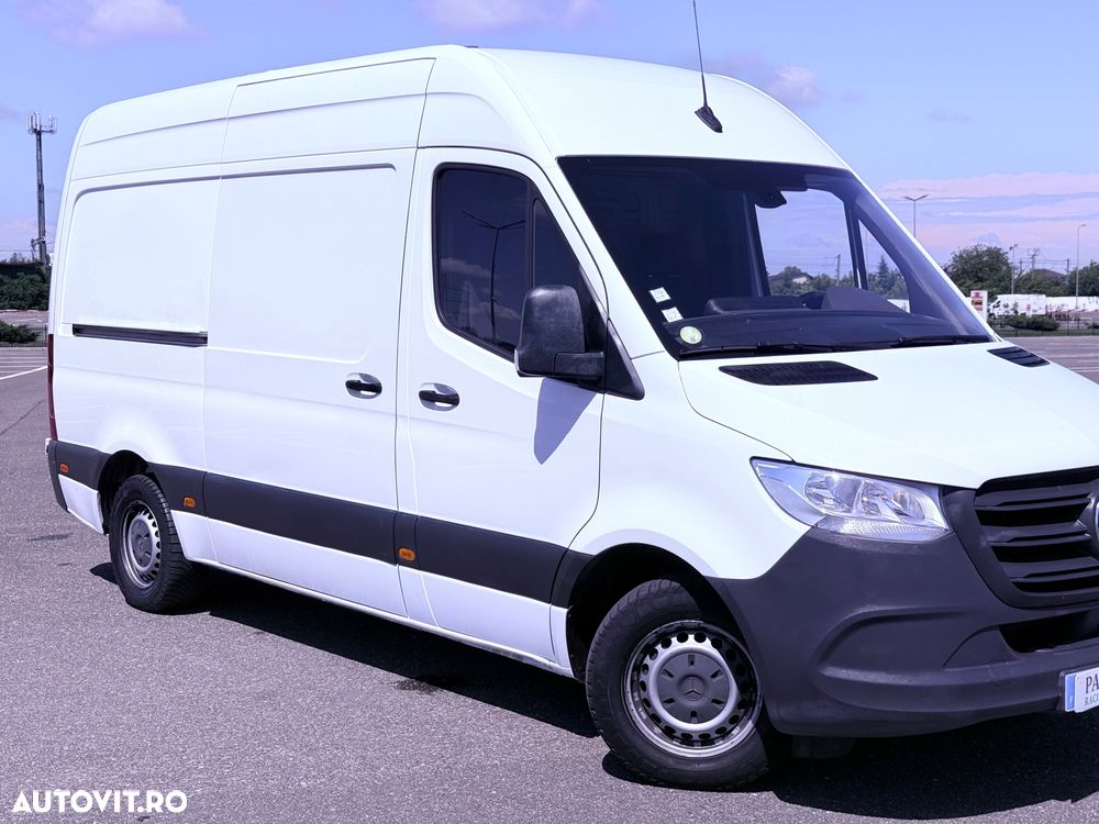 Mercedes-Benz Sprinter - 4