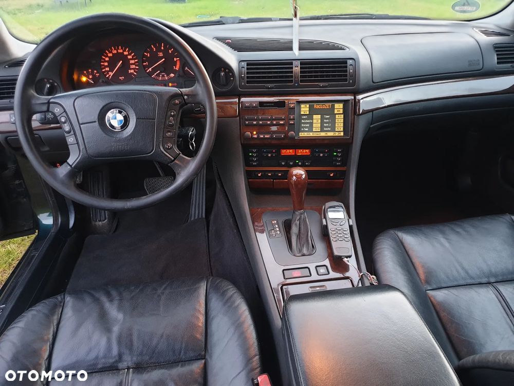 BMW Seria 7 - 8