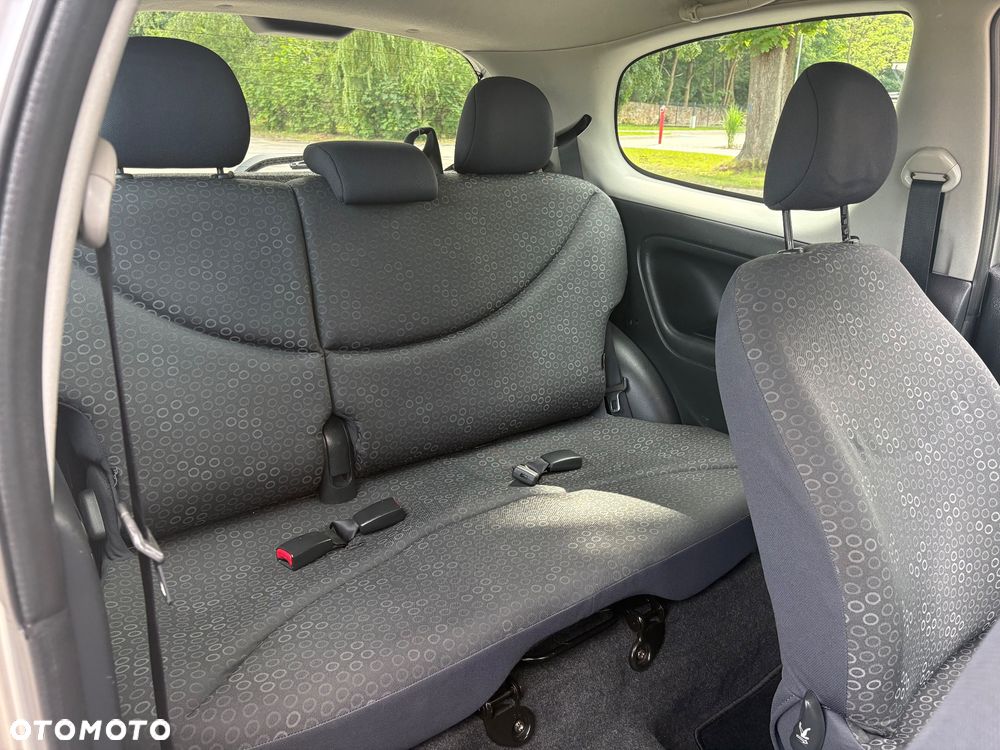 Toyota Yaris 1.0 - 30