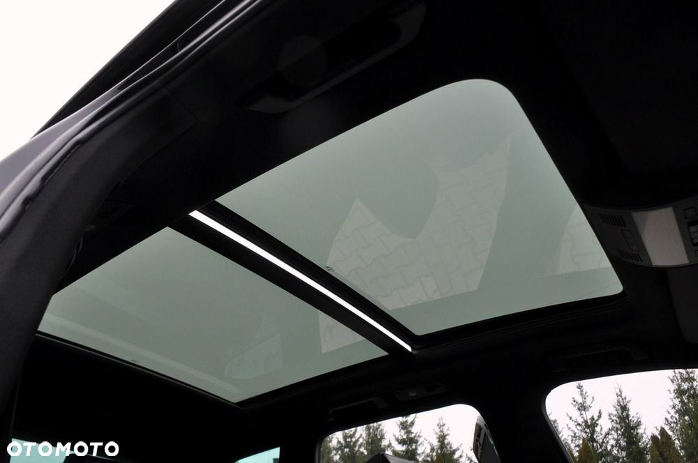 Volkswagen Touareg - 34