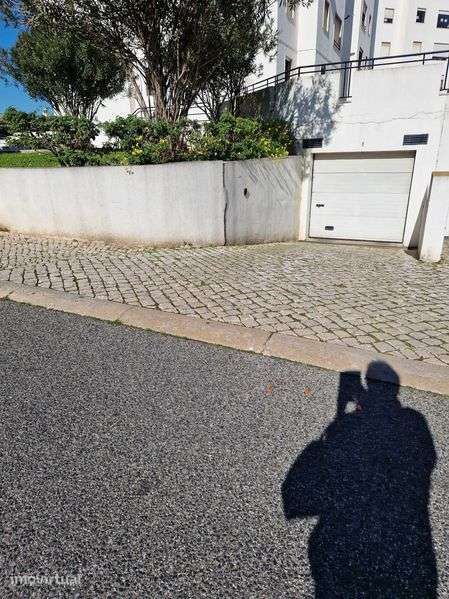 Arrenda-se Lugar de Garagem - Grande imagem: 3/8