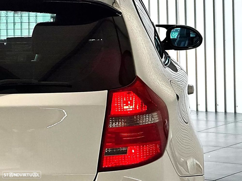 BMW 118 d Pack M - 9