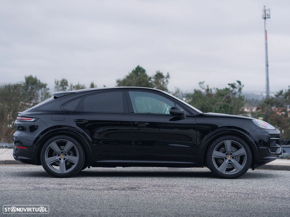 Porsche Cayenne Coupé E-Hybrid - 8