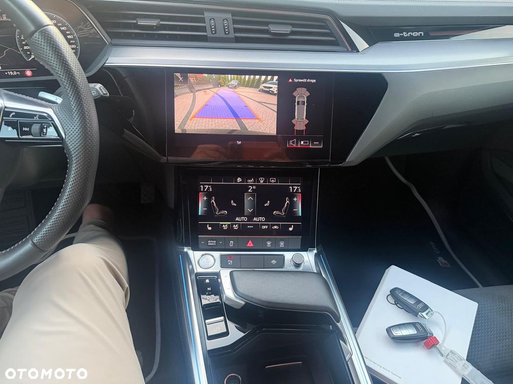 Audi e-tron 55 Quattro S Line - 24