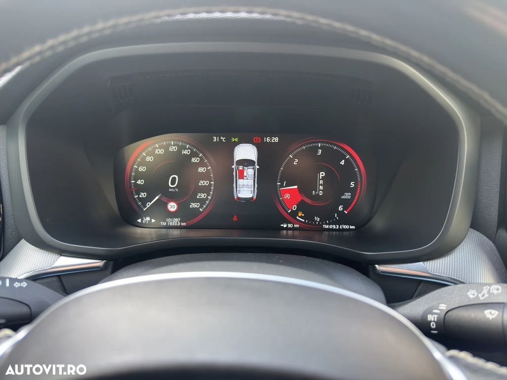 Volvo XC 60 D5 AWD Geartronic RDesign - 10