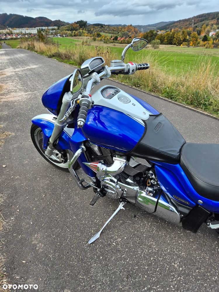 Suzuki Intruder - 7