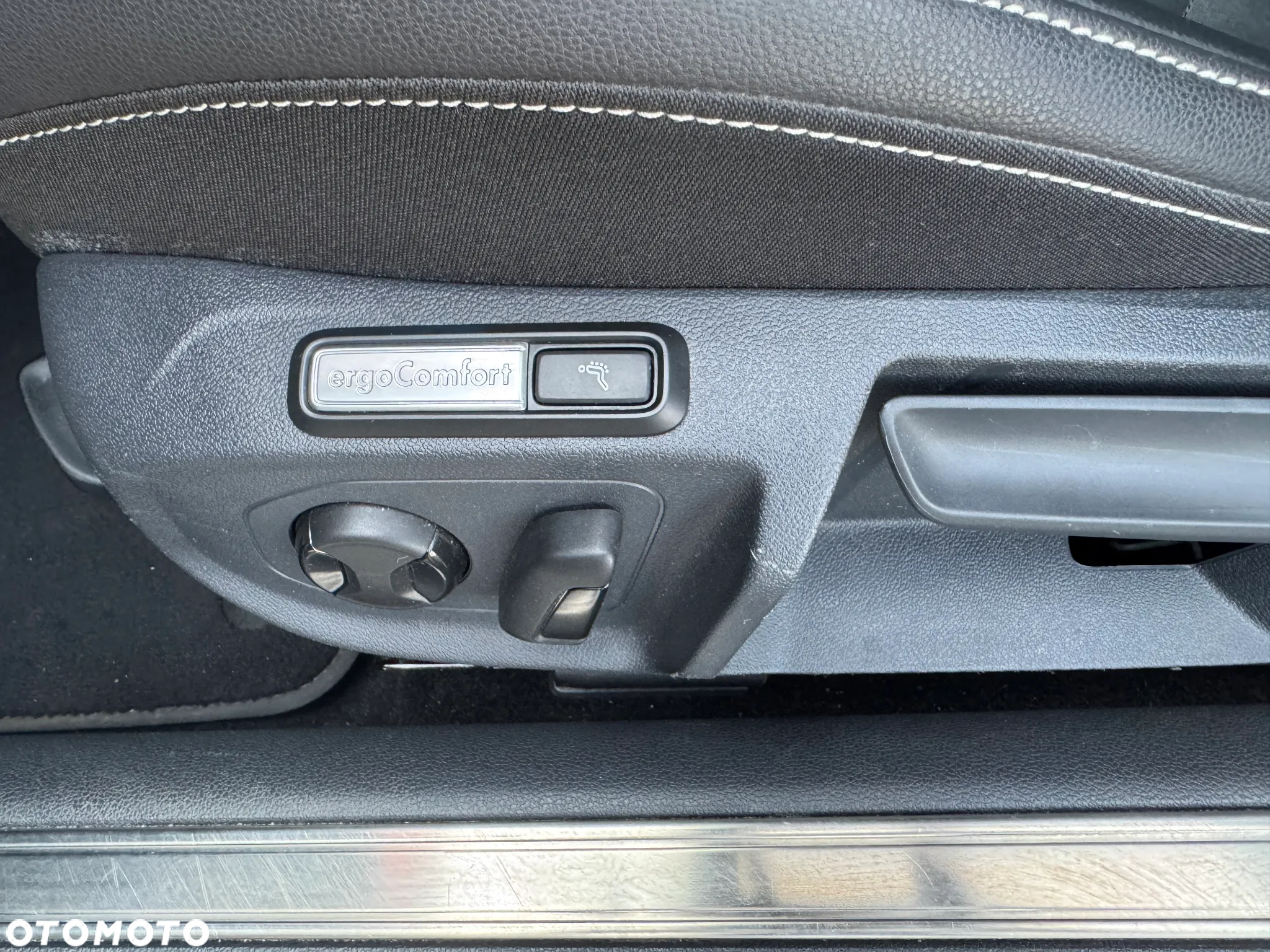 Volkswagen Arteon 2.0 TDI SCR 4Motion DSG Elegance - 12