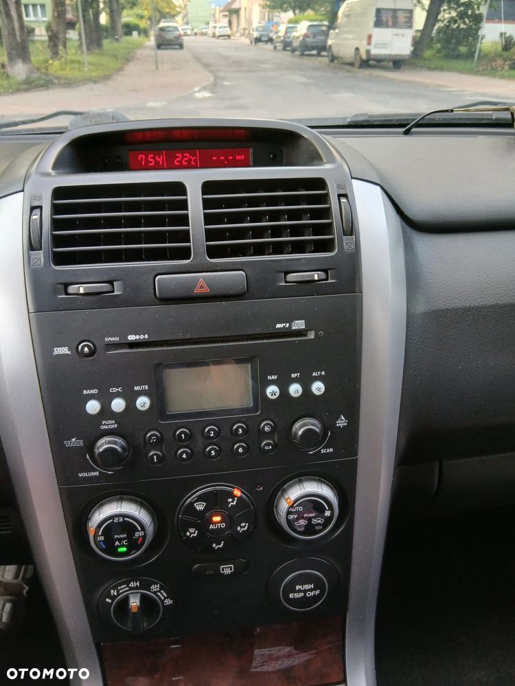 Suzuki Grand Vitara 1.9 DDiS De Luxe - 25