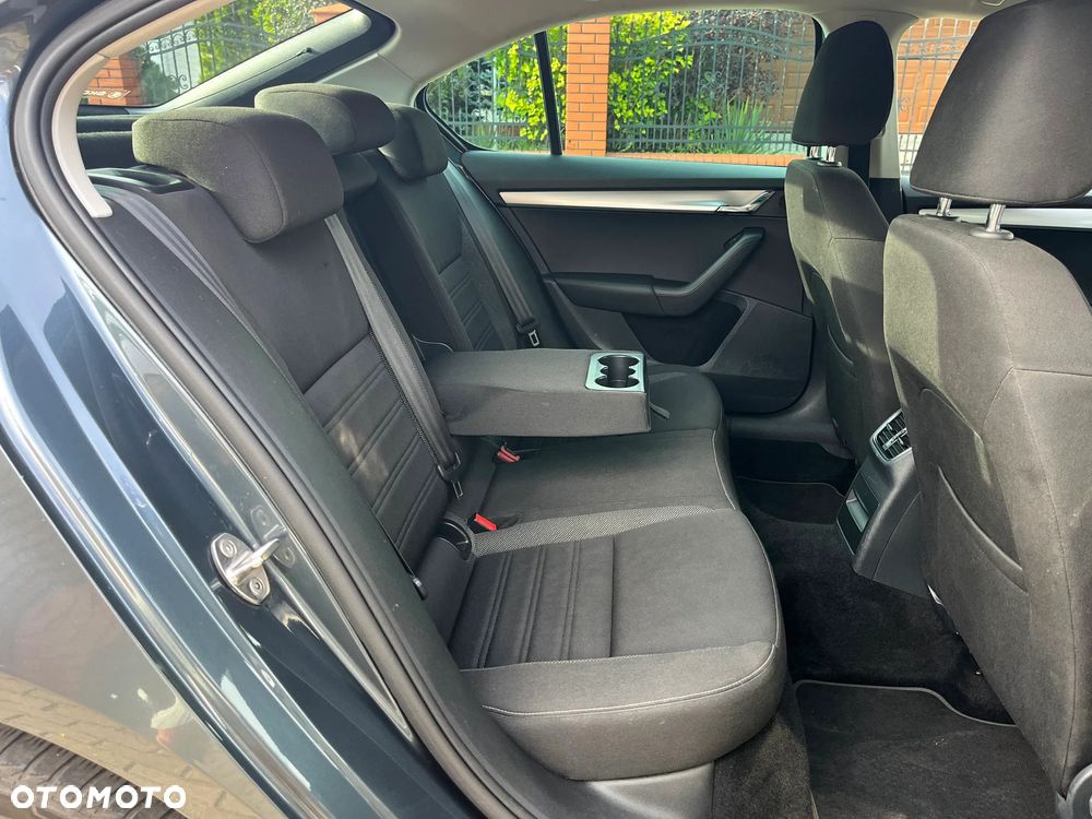 Skoda Octavia 2.0 TDI SCR Ambition DSG - 10