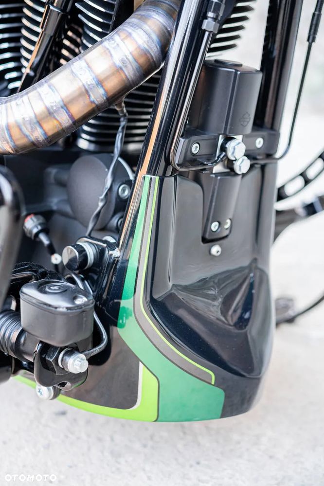 Harley-Davidson Softail Breakout - 17